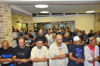 بالفيديو والصور: شعائر صلاتي العشاء والتراويح من مسجد محمد الفاتح بمدينة يافا